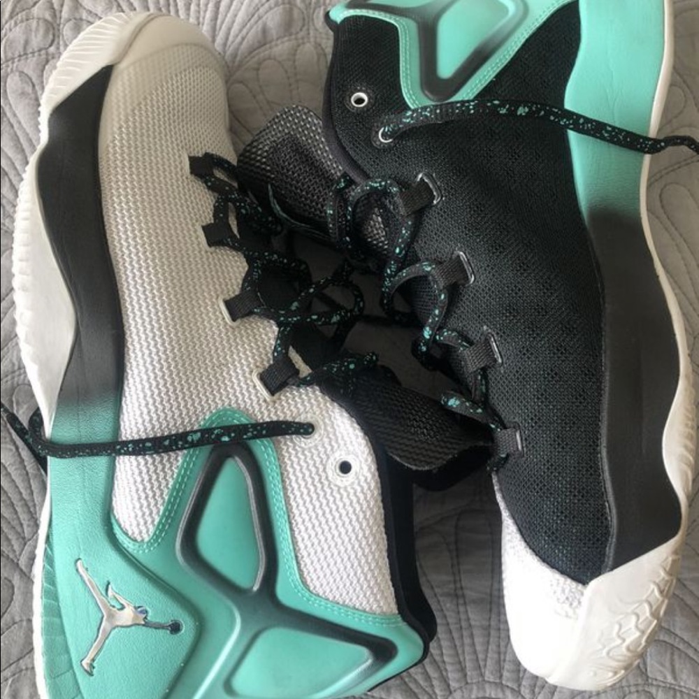 Air Jordan M12 Hyper Turquoise (Size 11)